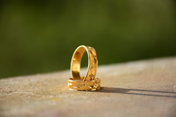 anillo con grabado por corte laser